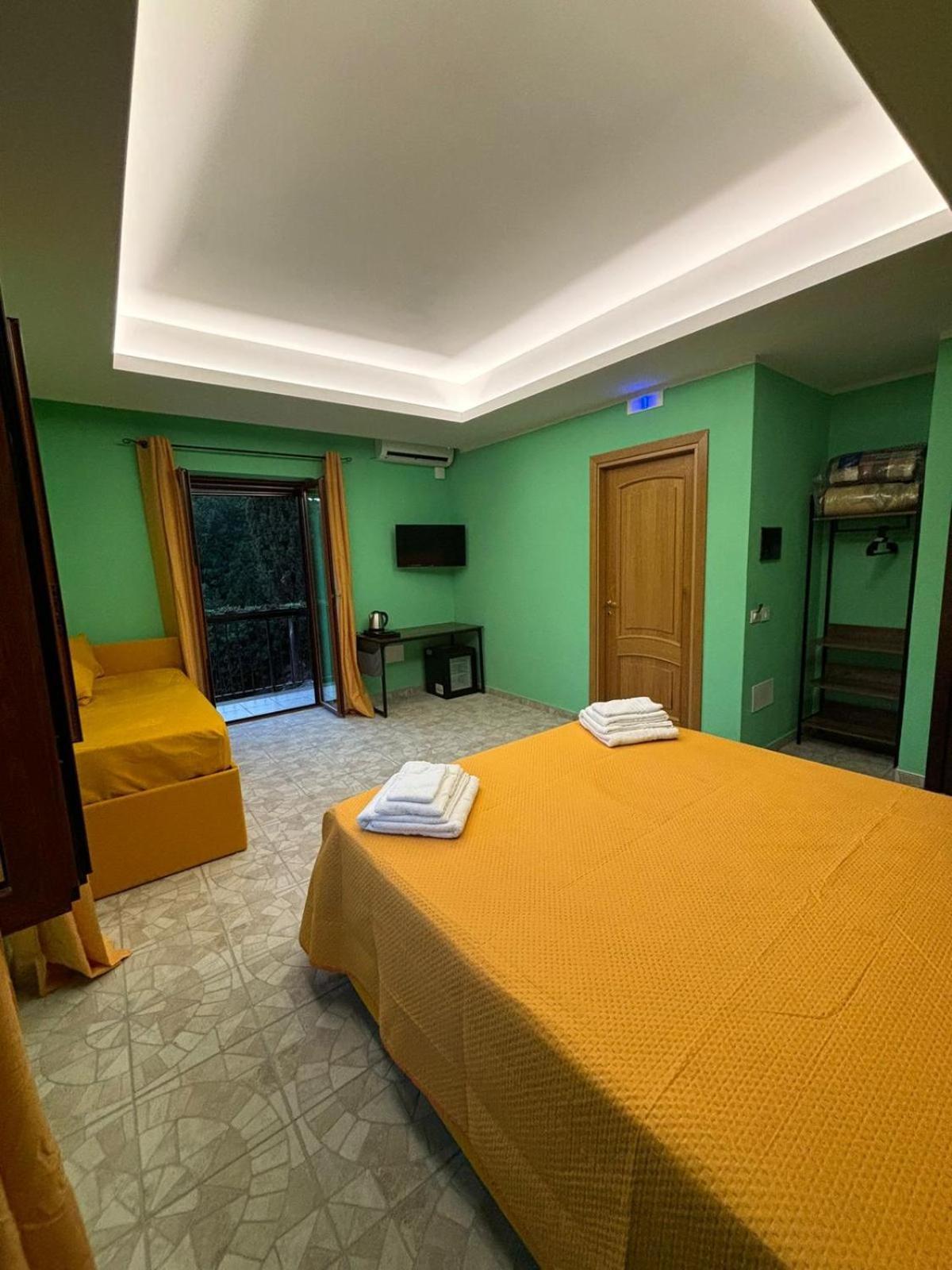 Domus Arco Romano Guest House Itri Exterior foto