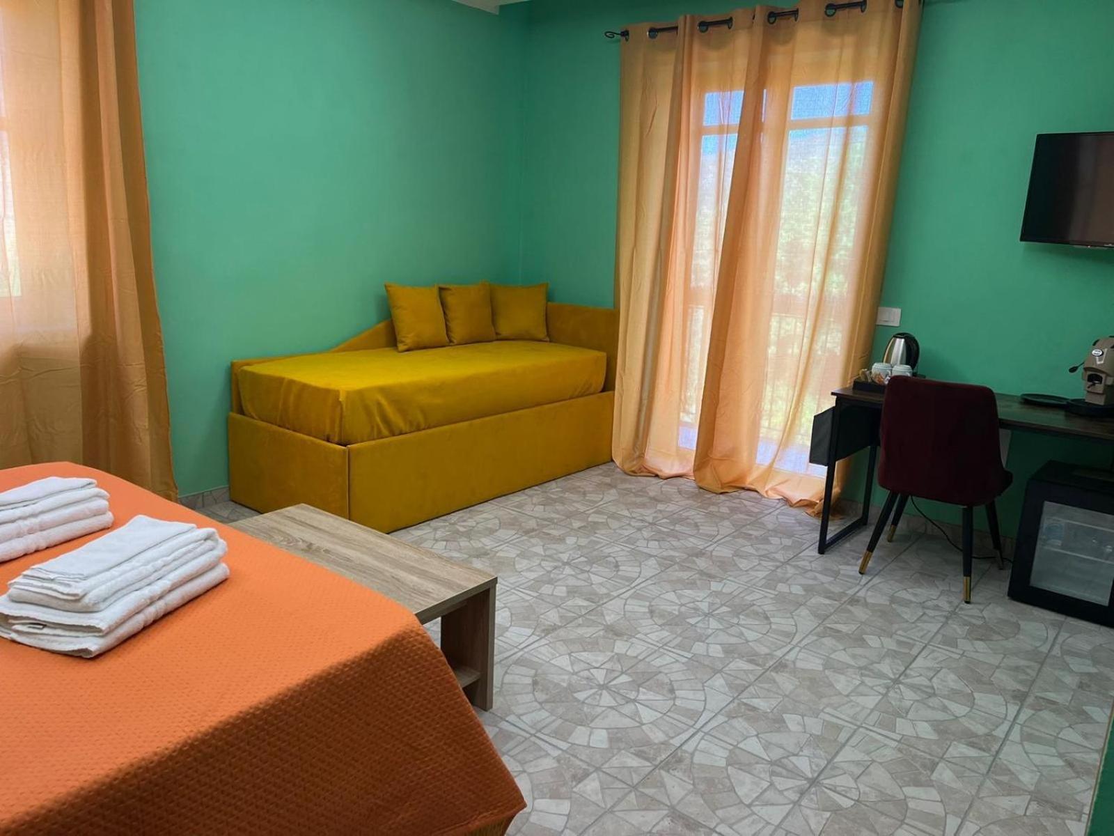 Domus Arco Romano Guest House Itri Exterior foto