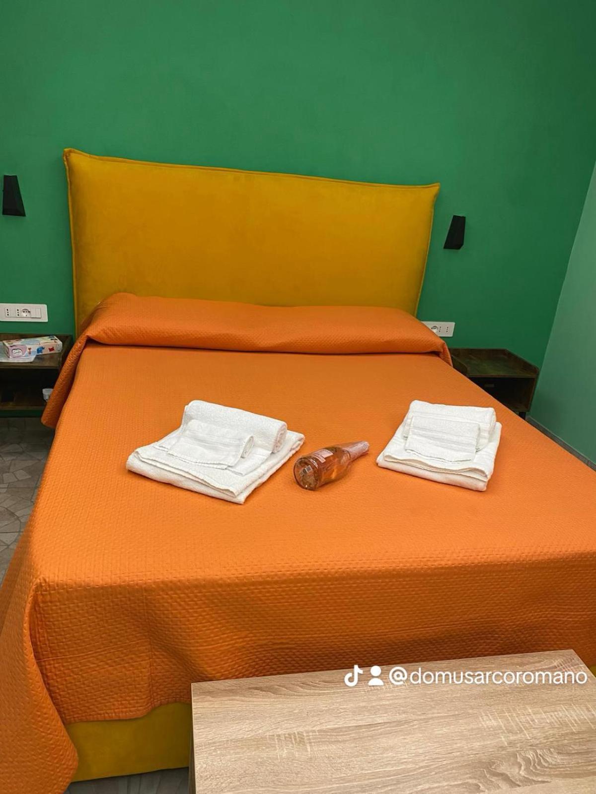 Domus Arco Romano Guest House Itri Exterior foto